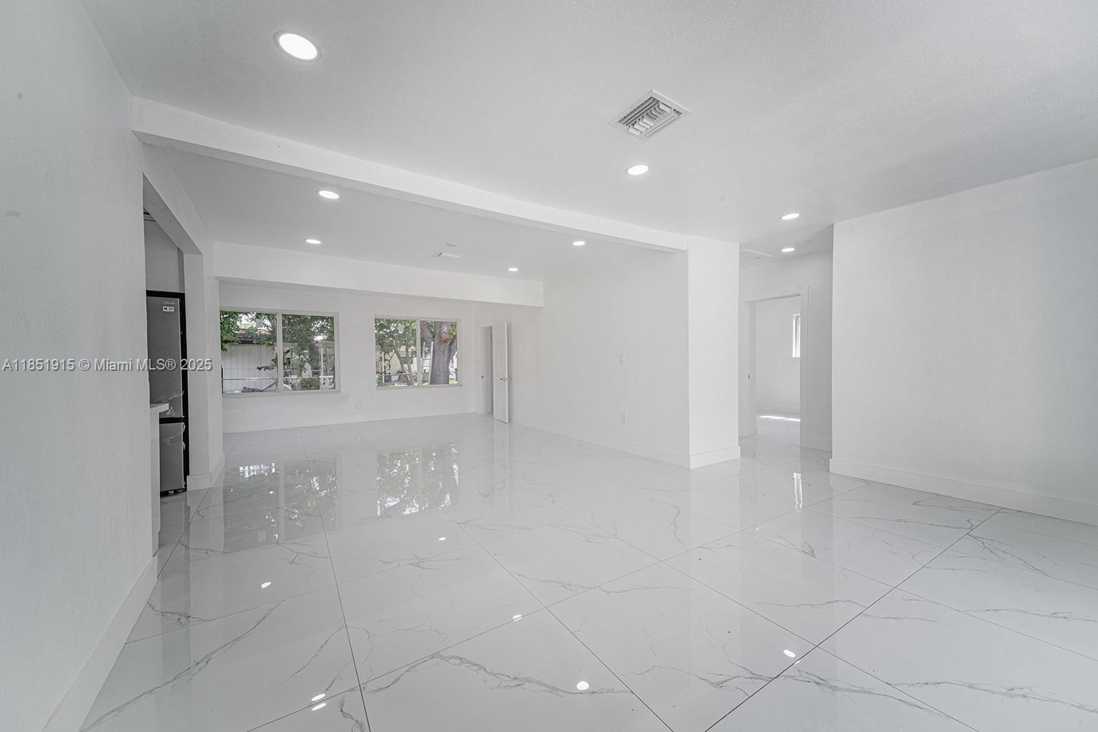 7721 Indigo St, Miramar FL 33023 photo 2