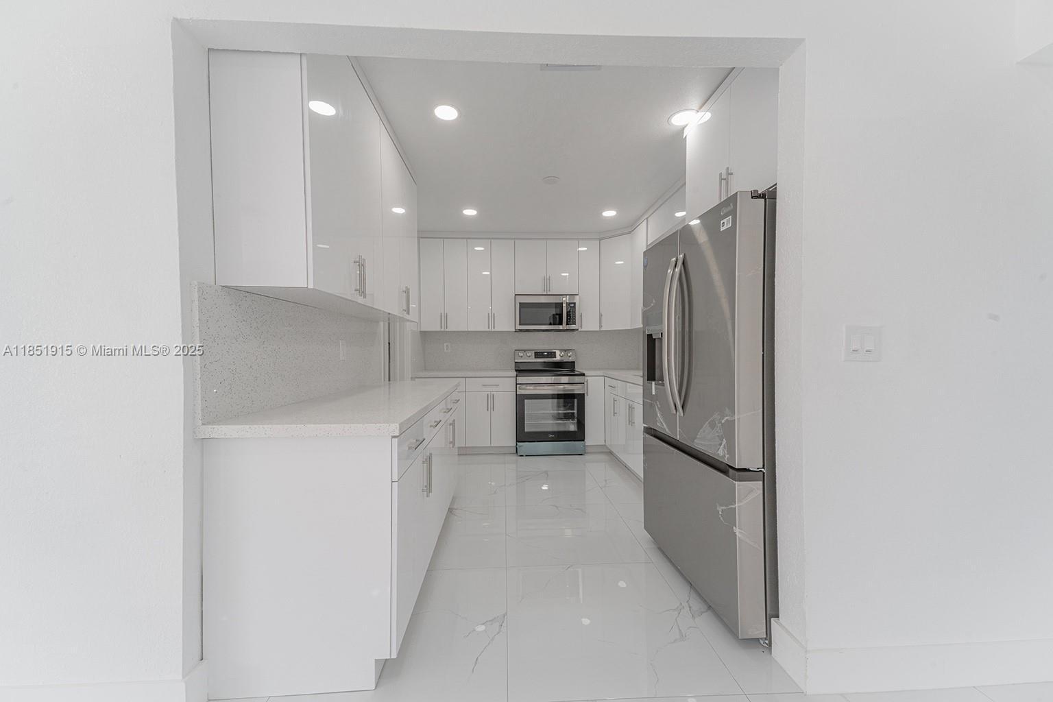 7721 Indigo St, Miramar FL 33023 photo 4