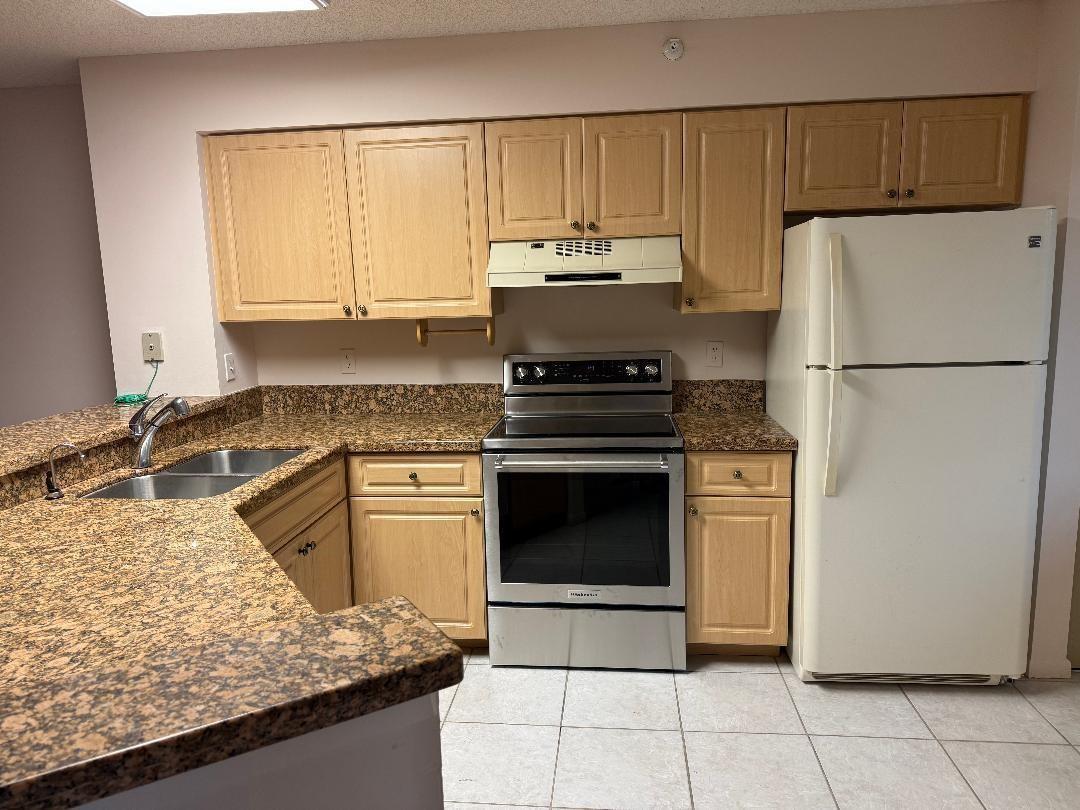 2205 S Cypress Bend Drive # 307, Pompano Beach FL 33069 photo 2