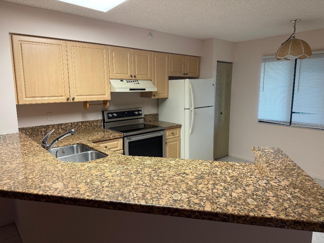 2205 S Cypress Bend Drive # 307, Pompano Beach FL 33069 photo 3