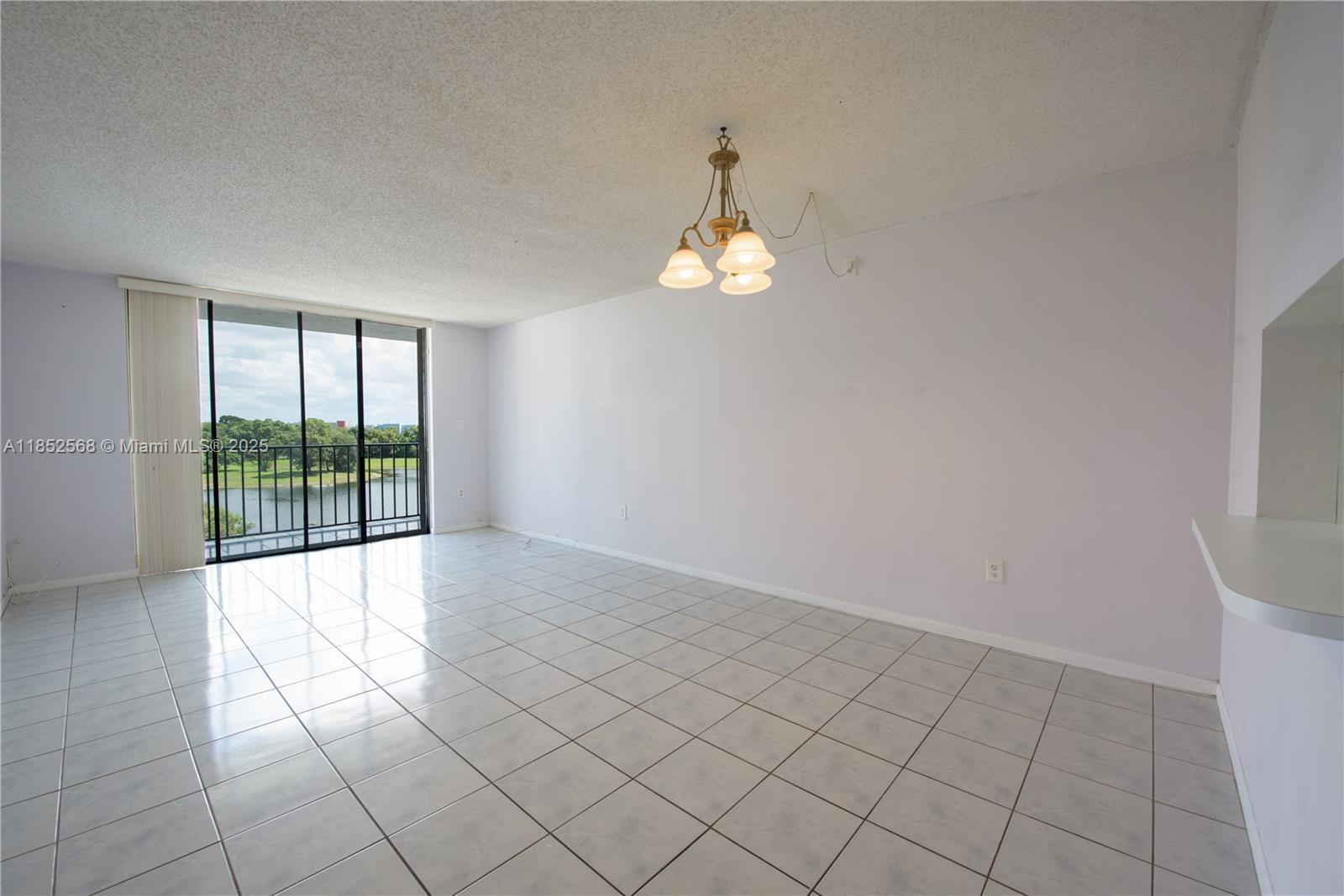 9688 Fontainebleau Blvd # 504, Miami FL 33172 photo 2