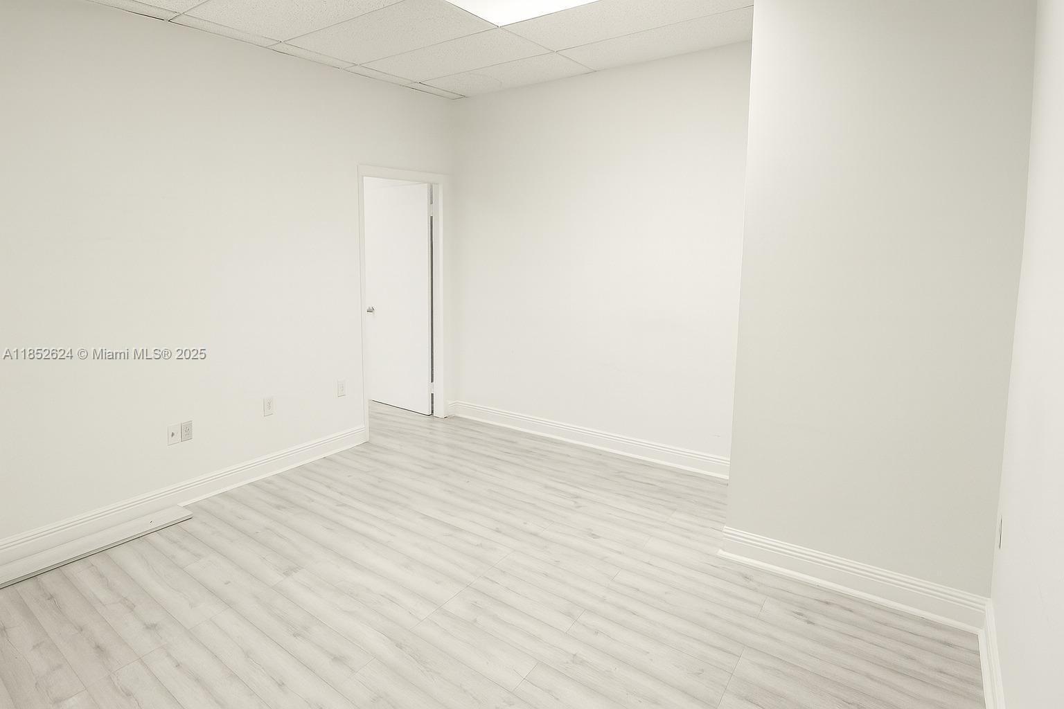 7500 NW 25th St # 204, Miami FL 33122 photo 2