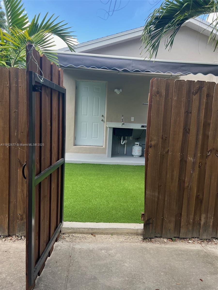5004 SW 140th CT # A, Miami FL 33175 photo 5