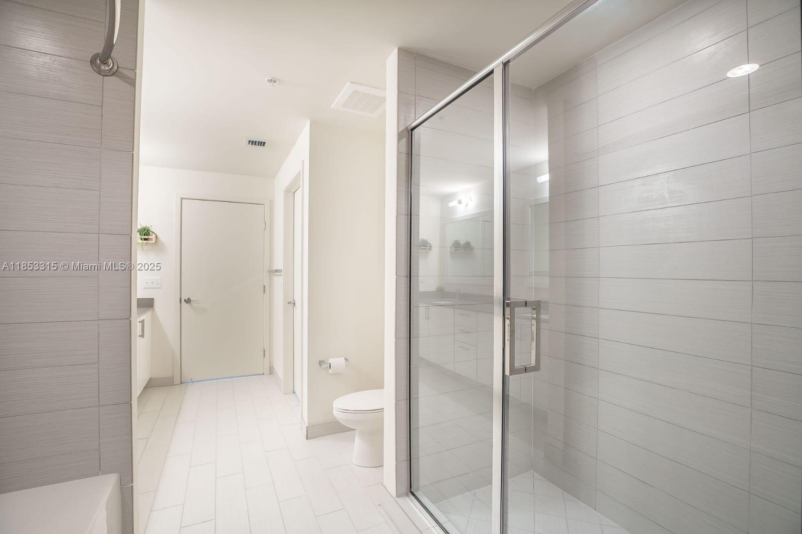 999 SW 1st Ave # 1715, Miami FL 33130 photo 5