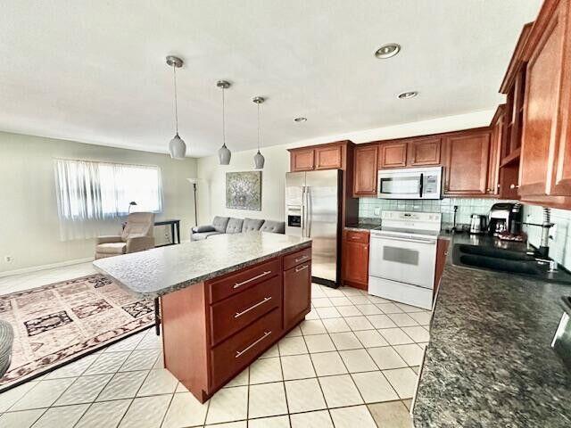 162 Waterford G, Delray Beach FL 33446 photo 5