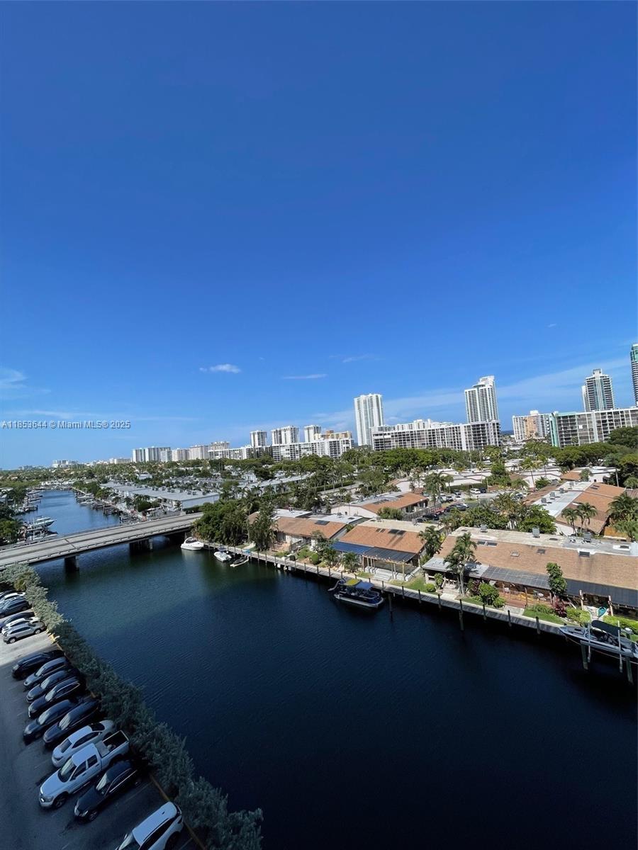 Hallandale Beach, FL