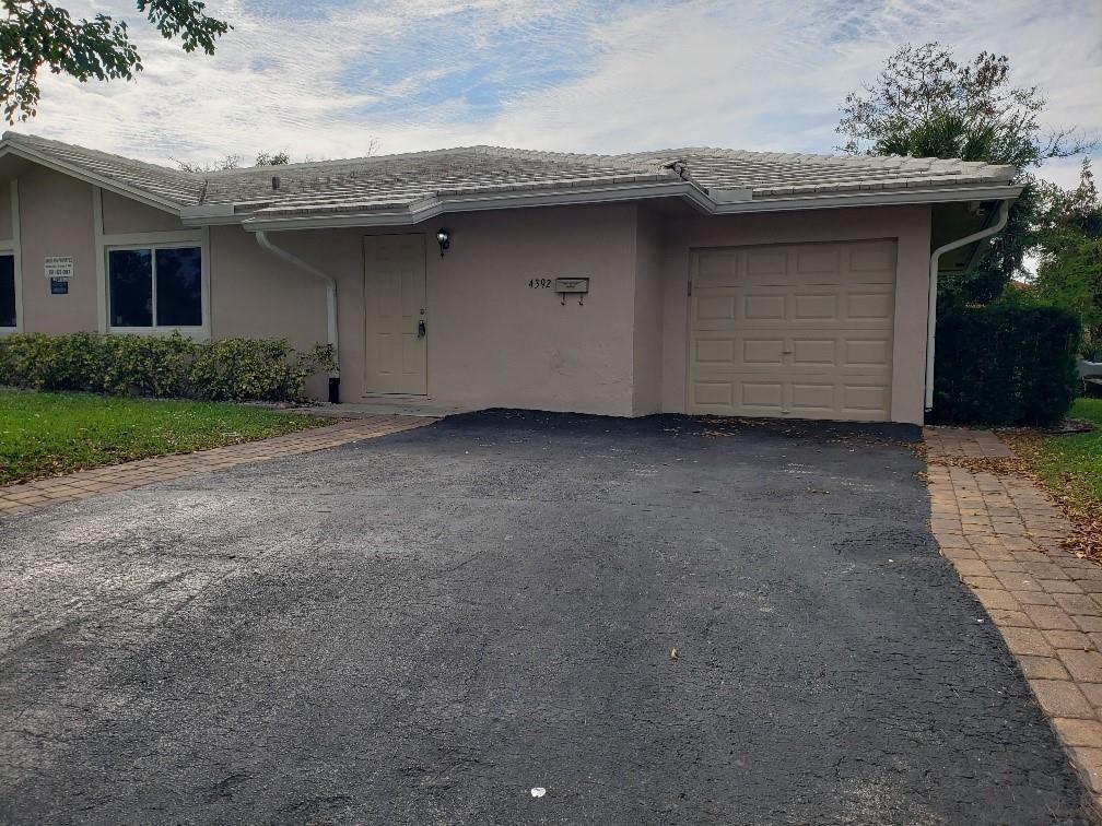 4392 Riverside Drive, Coral Springs FL 33065 photo 3