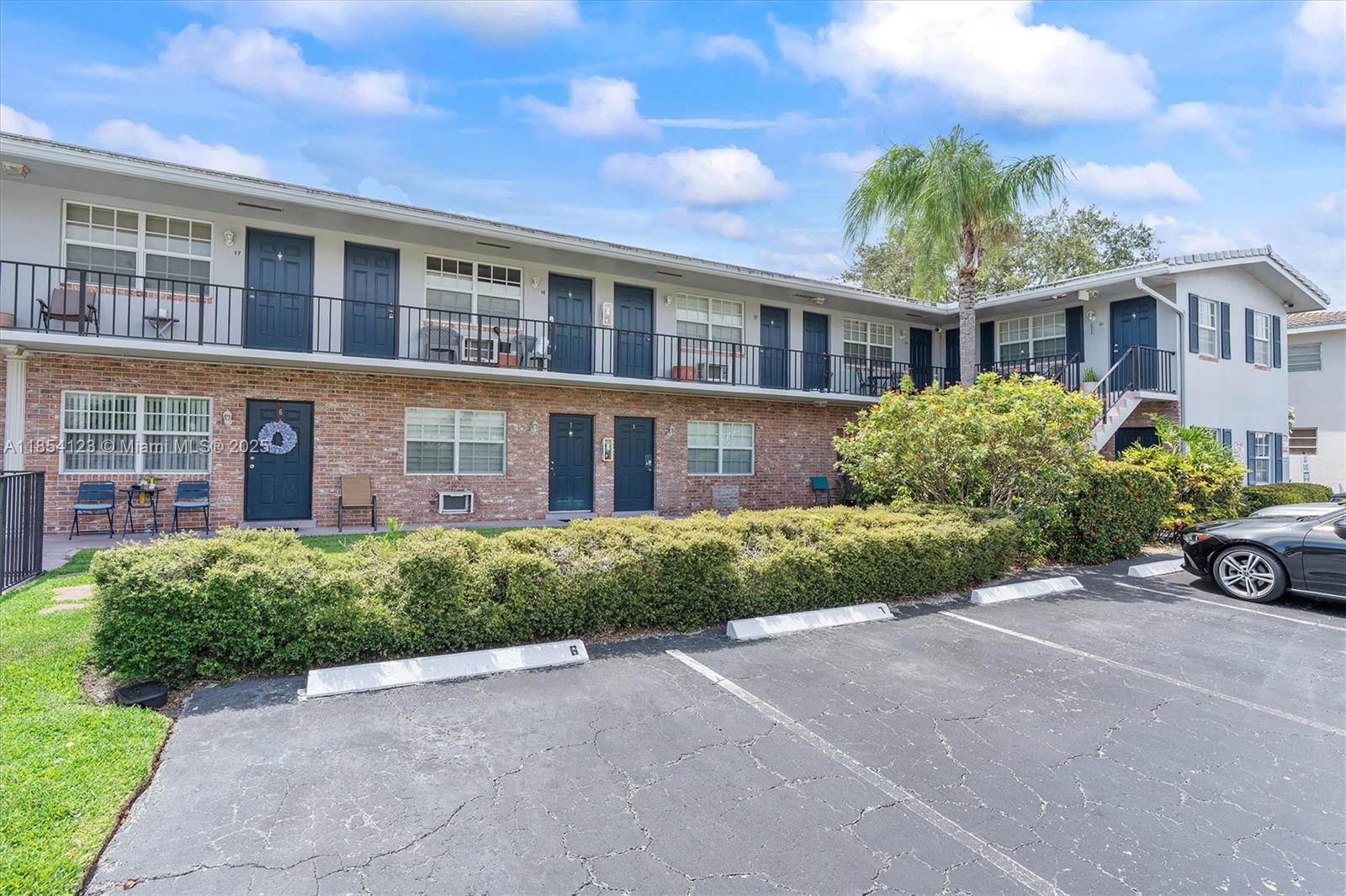 2701 Middle River Dr # 10, Fort Lauderdale FL 33306