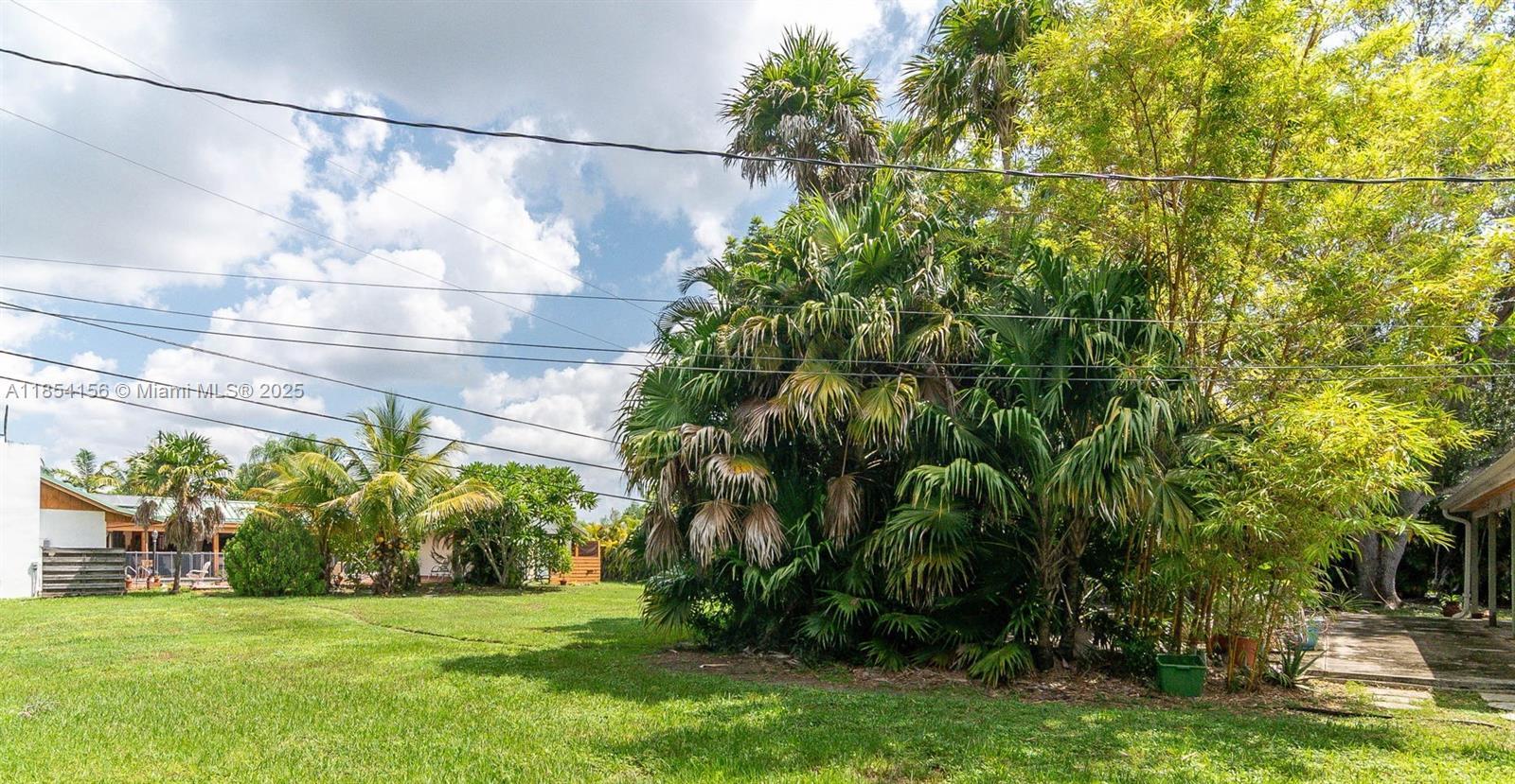 8465 SW 143rd St, Palmetto Bay FL 33158 photo 2