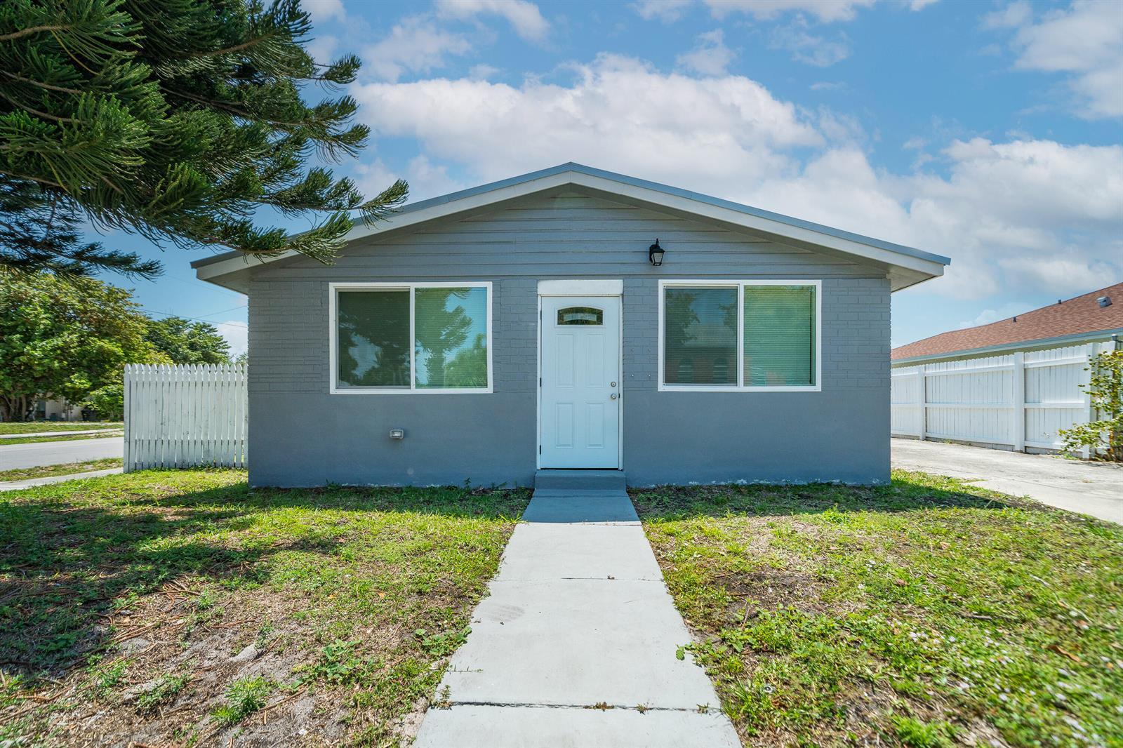 602 NW 1st Street, Delray Beach FL 33444