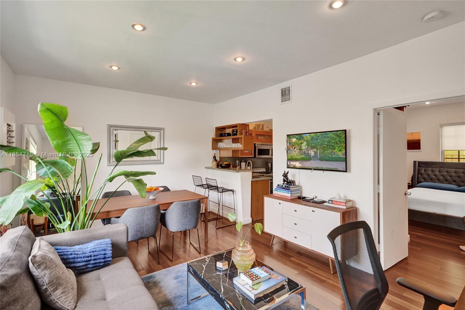 815 Euclid Ave # 8, Miami Beach FL 33139 photo 3
