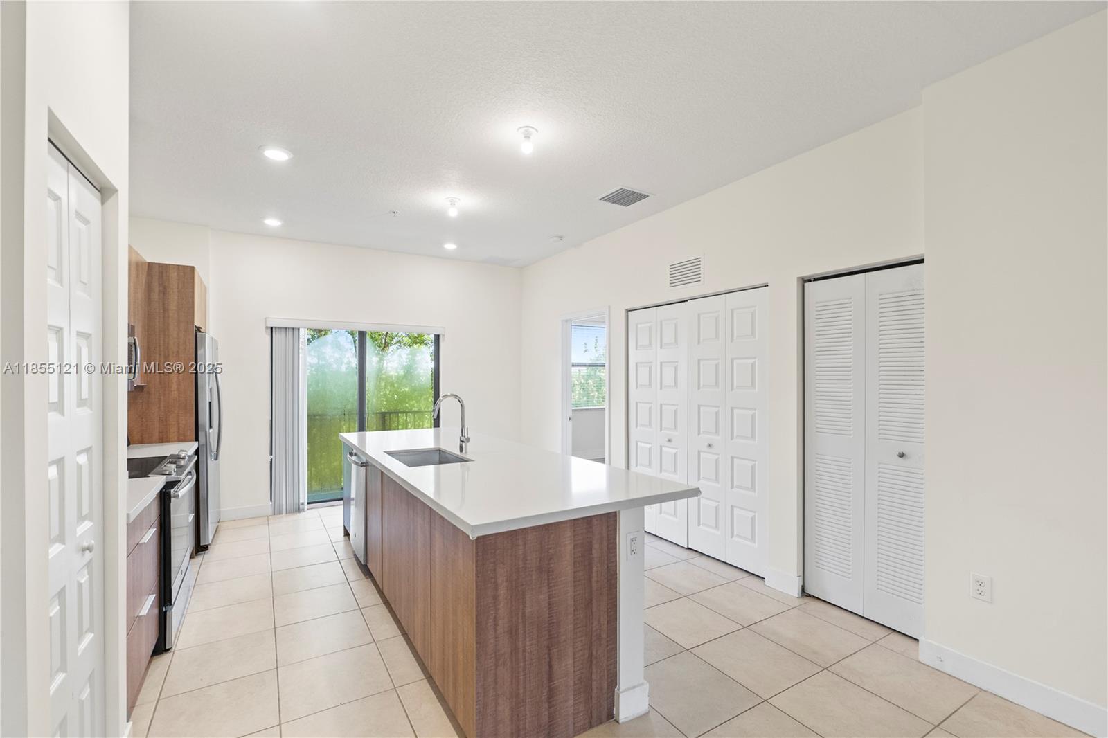 7831 NW 104th Ave # 22, Doral FL 33178 photo 4