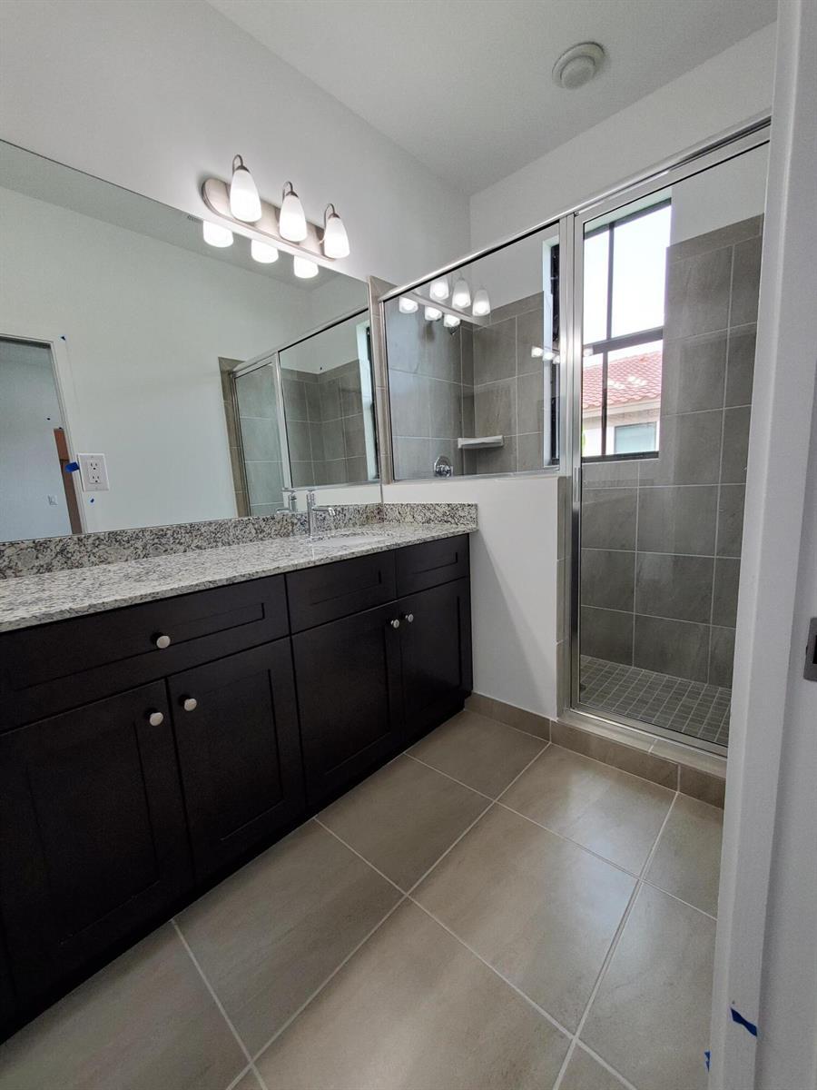 2022 S Oysterwood Lane S, Riviera Beach FL 33410 photo 4