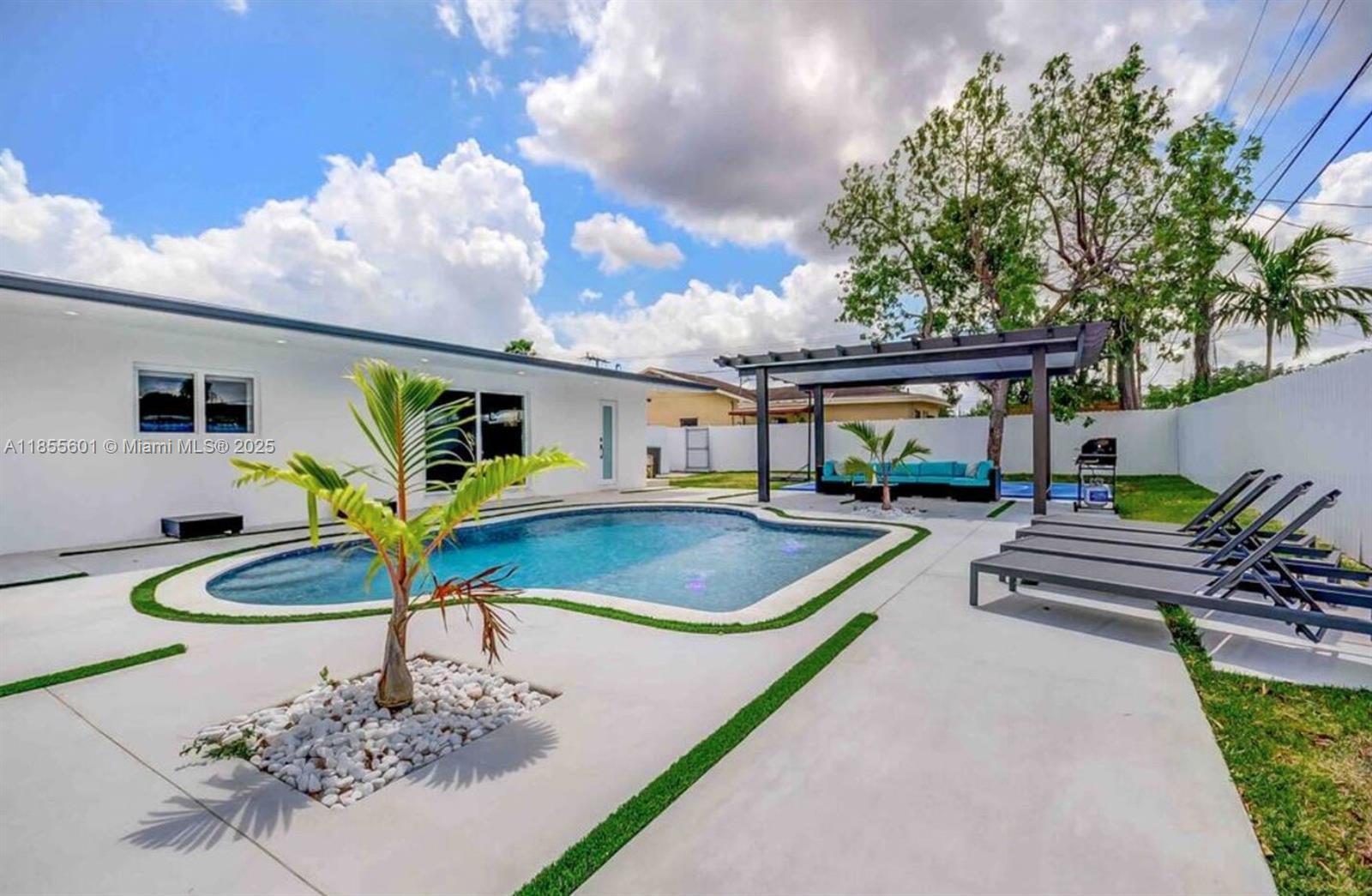 3530 SW 104th Ave, Miami FL 33165 photo 2