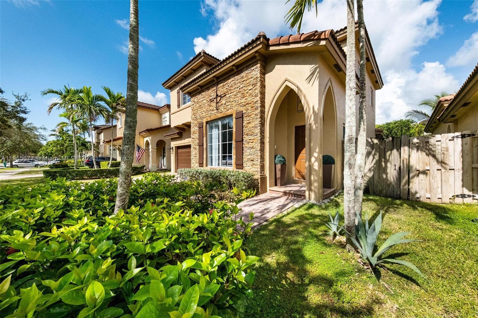 22536 SW 94th Pl, Cutler Bay FL 33190 photo 2