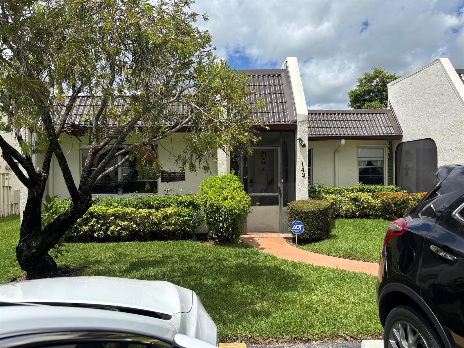 143 Lake Susan Drive, West Palm Beach FL 33411