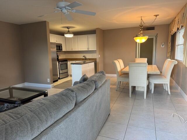 131 Monaco C, Delray Beach FL 33446 photo 2