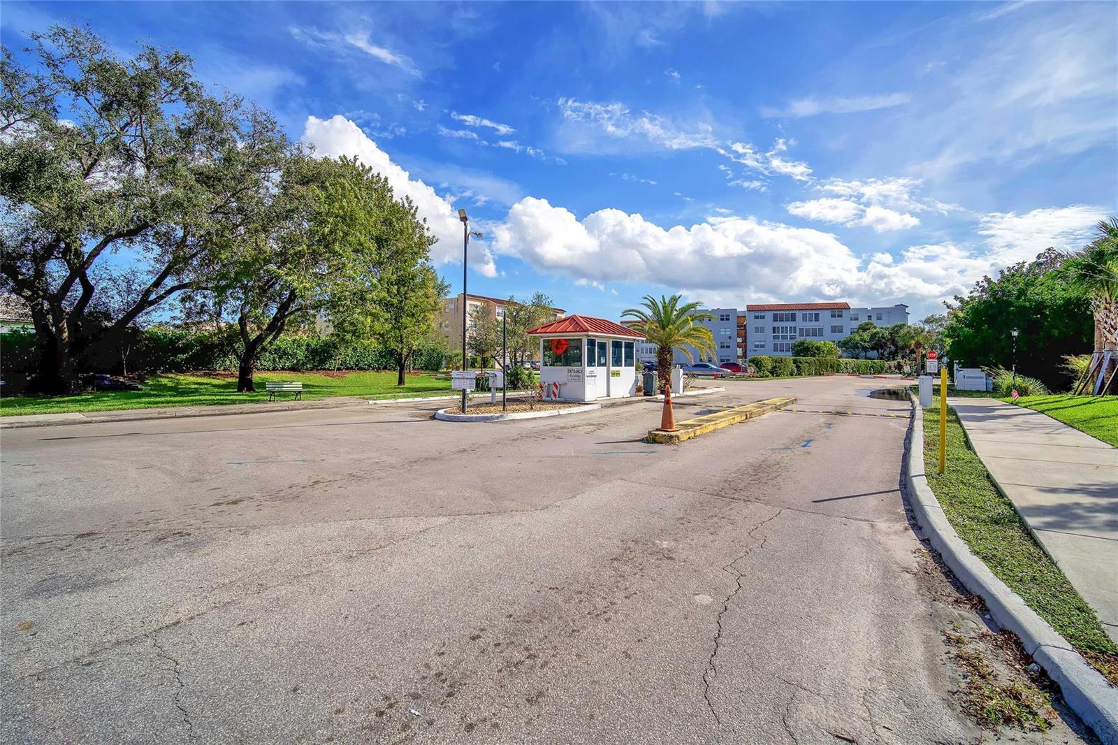 2850 Somerset Drive # 316l, Lauderdale Lakes FL 33311 photo 2
