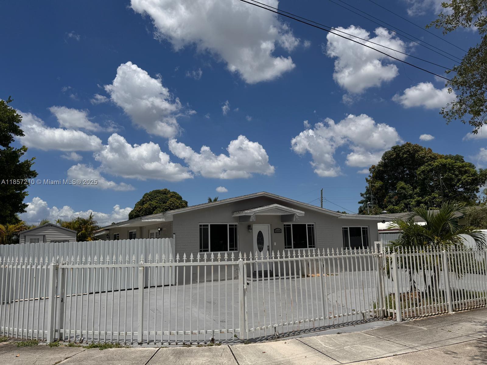 3200 W 7th Ave, Hialeah FL 33012