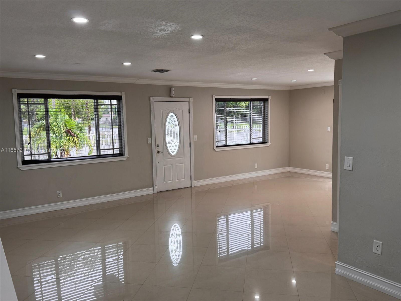 3200 W 7th Ave, Hialeah FL 33012 photo 4