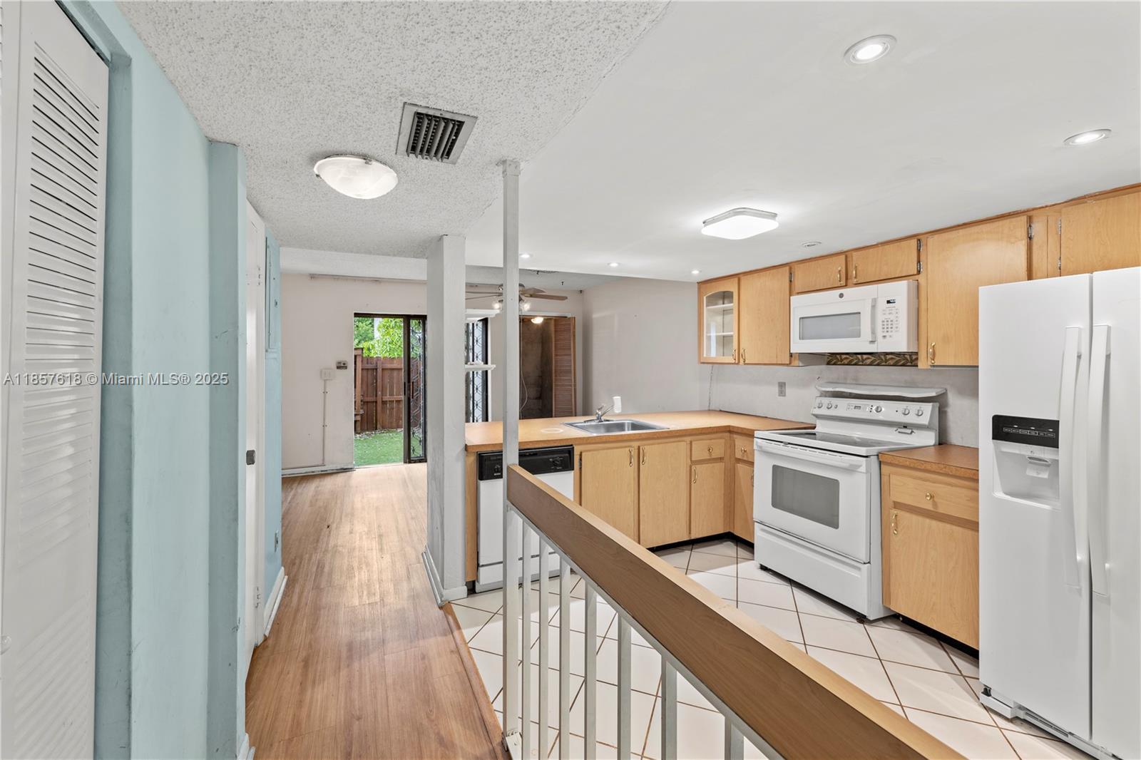 5209 SW 40th Ave # 51, Dania Beach FL 33314 photo 3