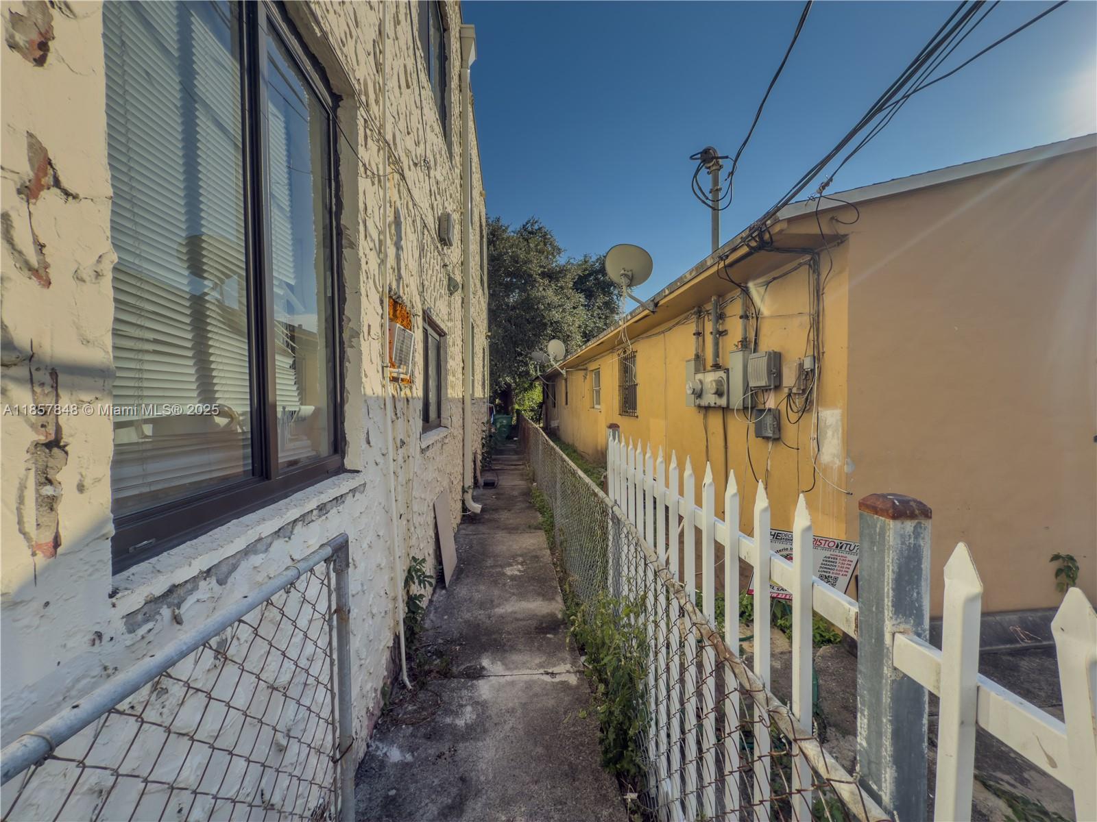 1376 NW 35th St, Miami FL 33142 photo 5