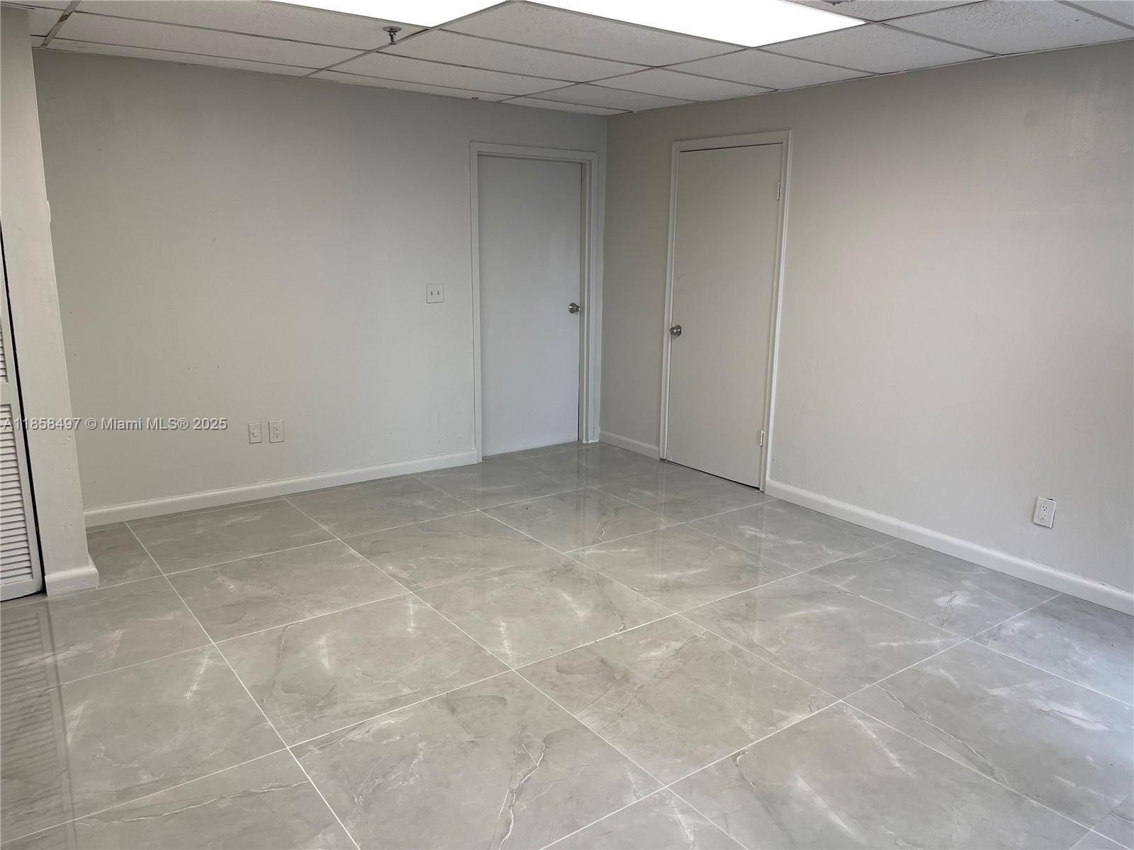 Miami, FL 33166 photo 3