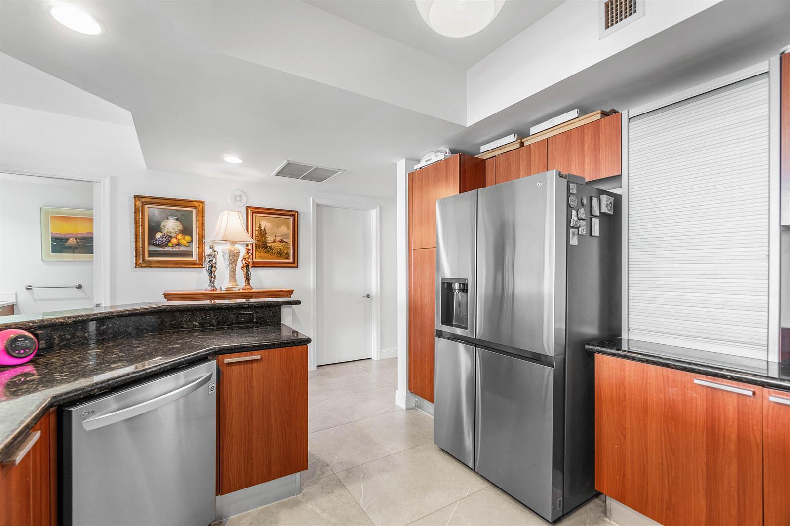 2650 Lake Shore Drive # 1705, Riviera Beach FL 33404 photo 2