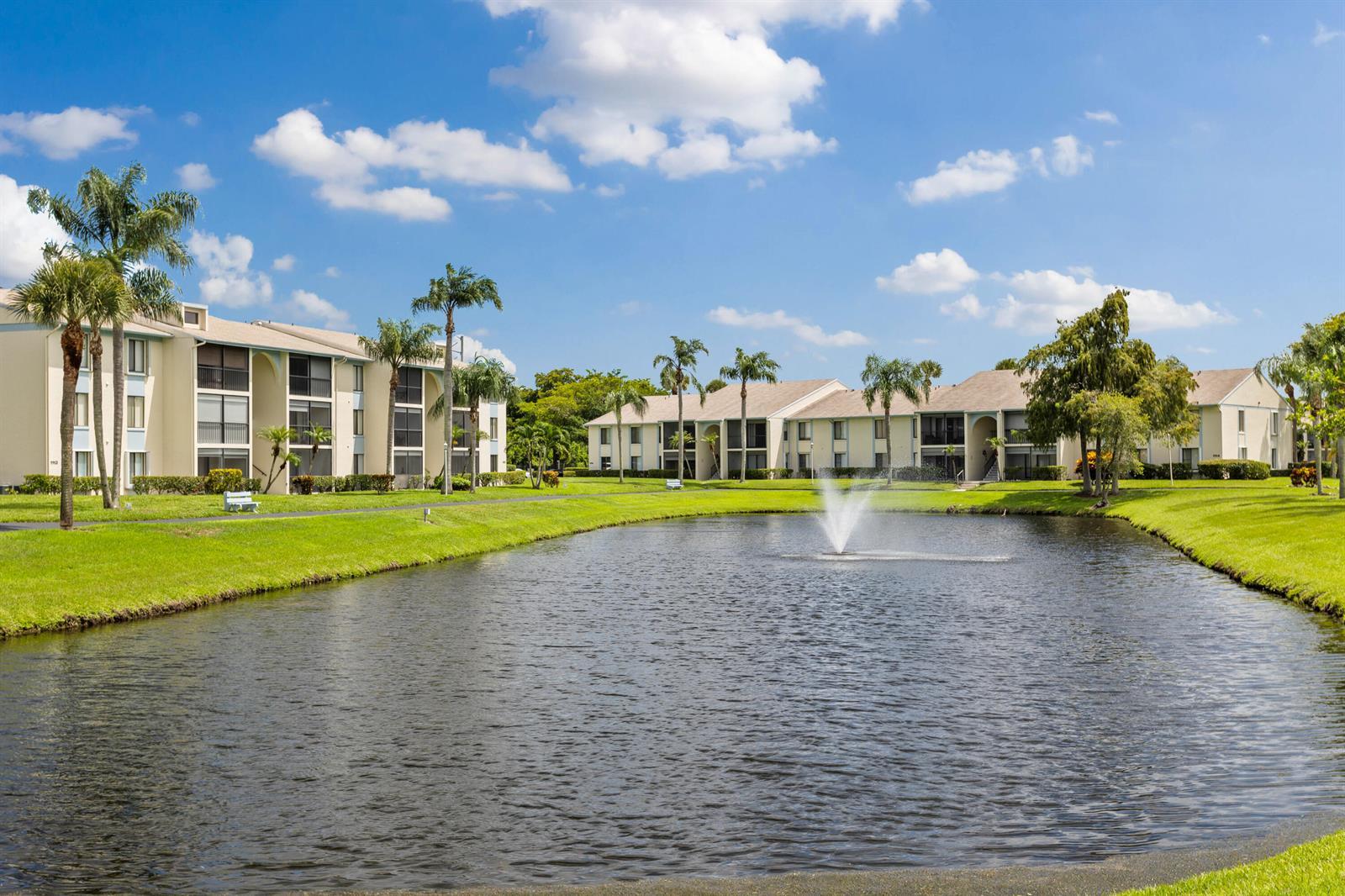 1102 Green Pine Boulevard # H1, West Palm Beach FL 33409 photo 2