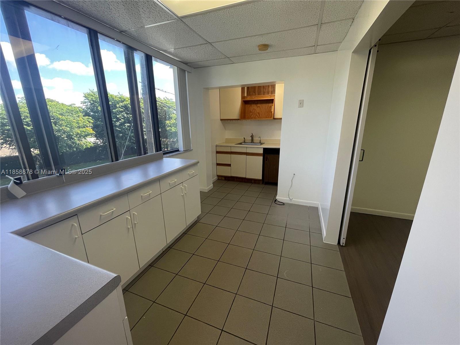 2843 Pembroke Rd, Hollywood FL 33020 photo 5