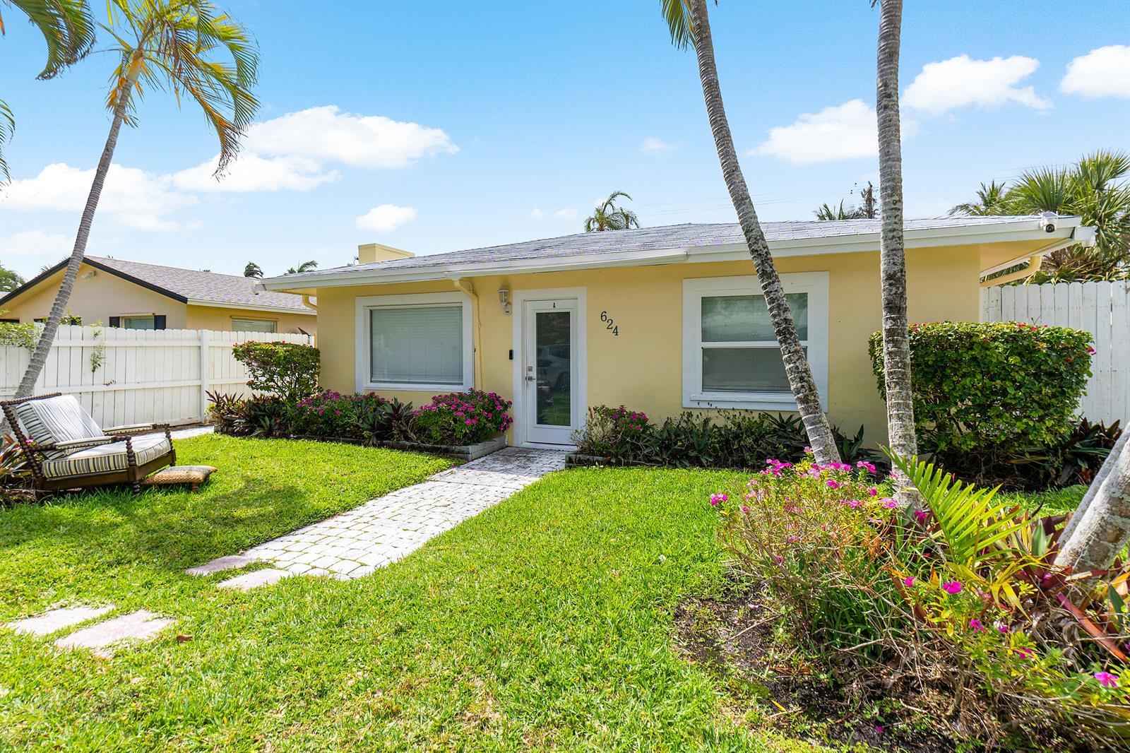 624 Allen Avenue # D, Delray Beach FL 33483 photo 2