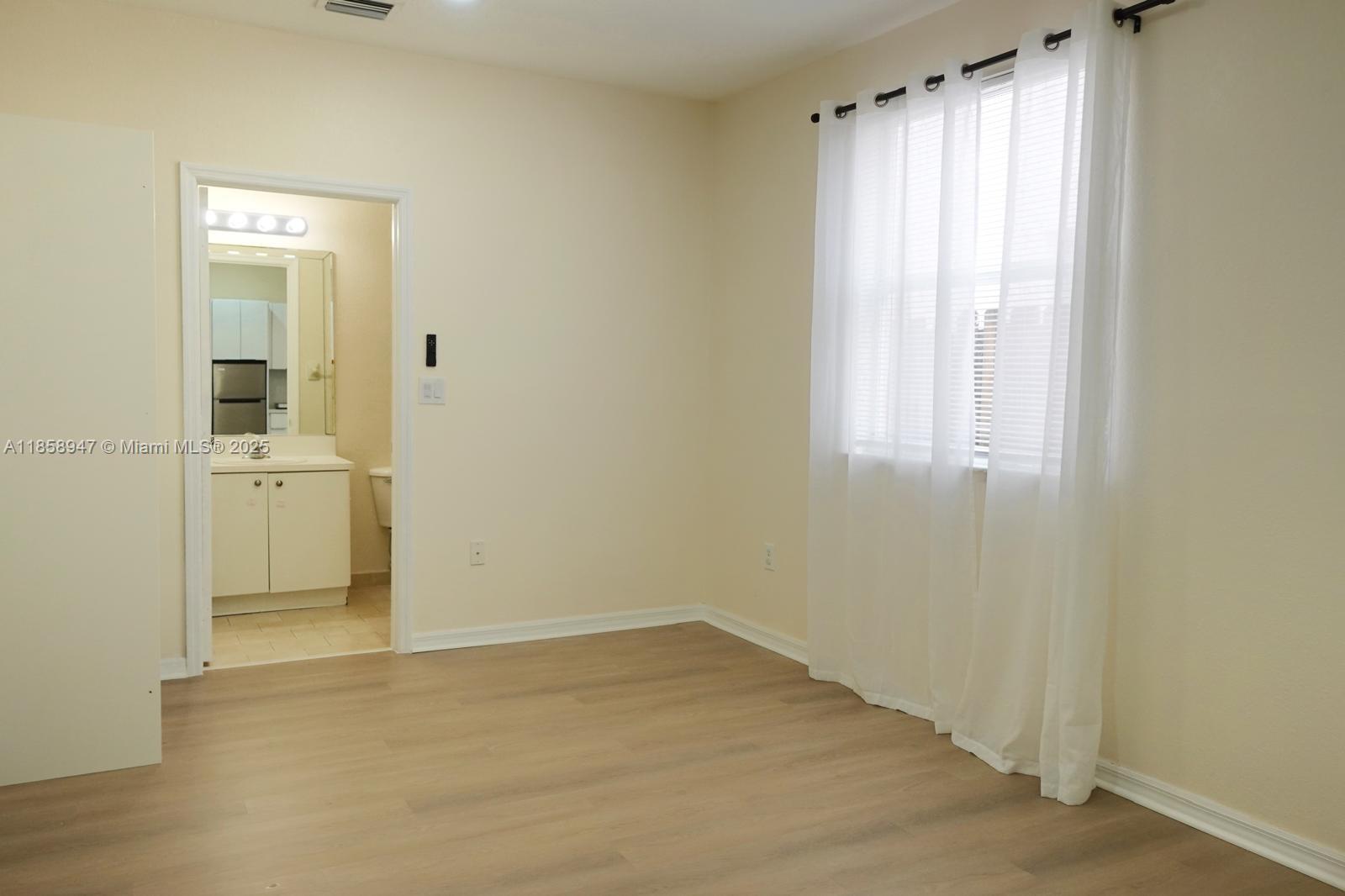 Miami, FL 33185 photo 5