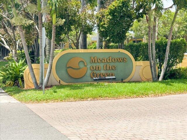 1104 Meadows Circle, Boynton Beach FL 33436 photo 2