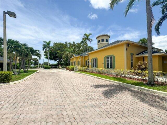 1104 Meadows Circle, Boynton Beach FL 33436 photo 3