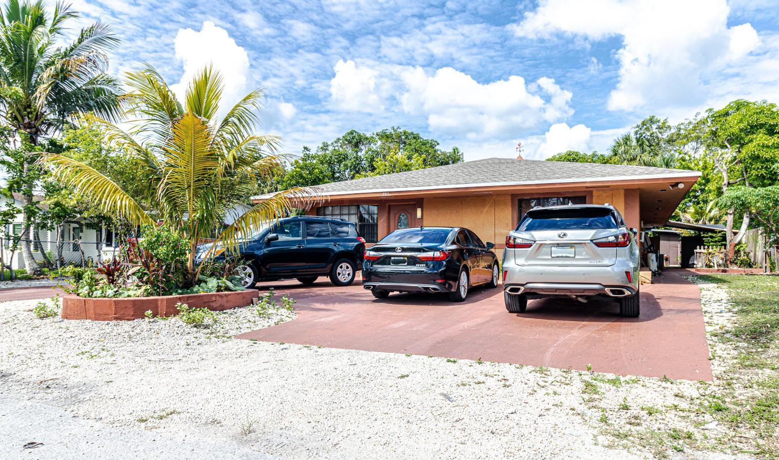 661 SW 28th Way, Fort Lauderdale FL 33312 photo 2