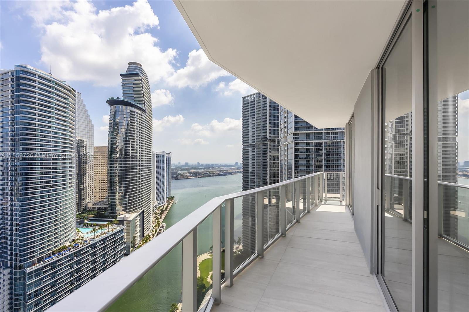 77 SE 5th St # 2410, Miami FL 33131 photo 5