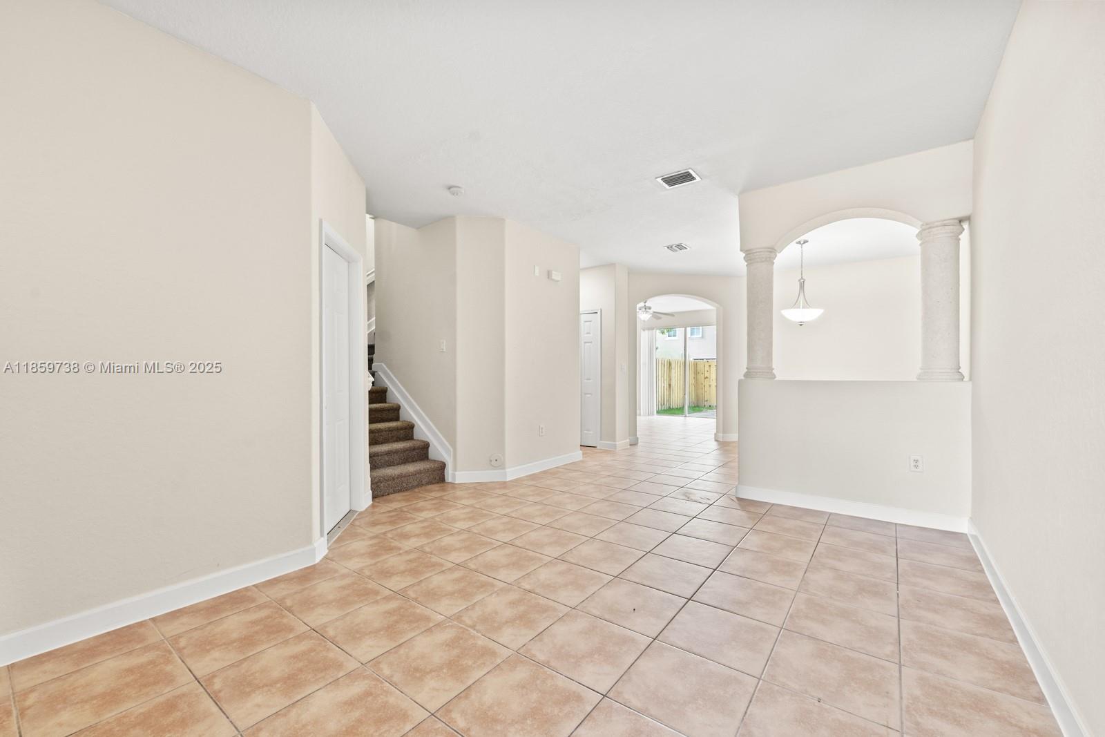 2557 SE 14th St, Homestead FL 33035 photo 4