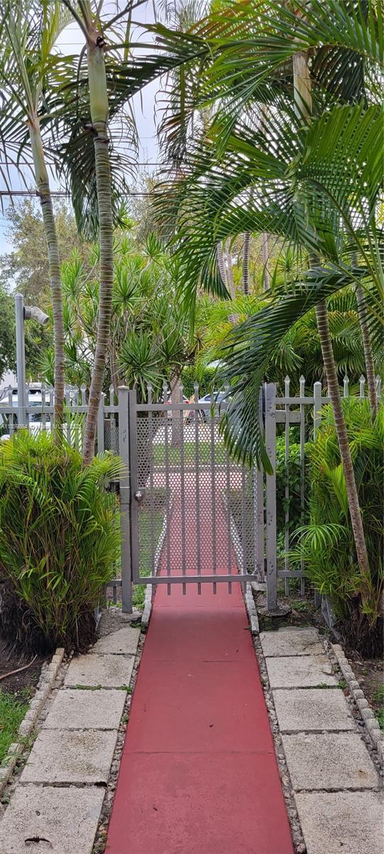 1265 Marseille Dr # 31, Miami Beach FL 33141 photo 4