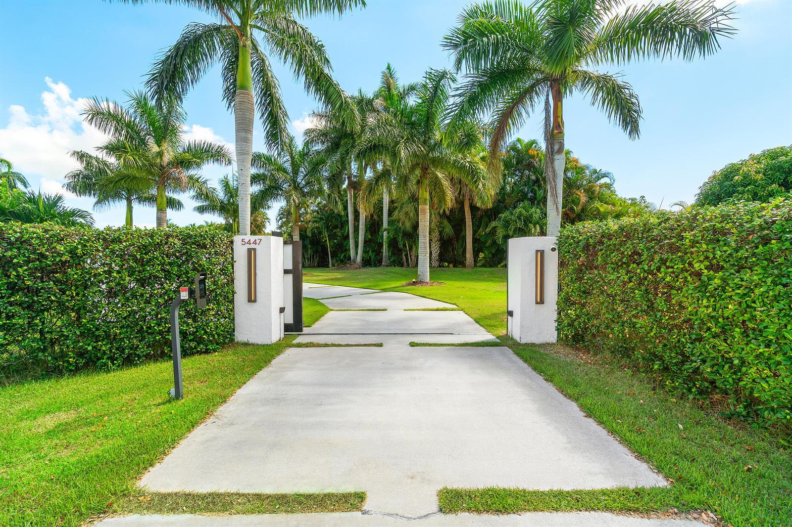 5447 Center Street, Jupiter FL 33458 photo 2