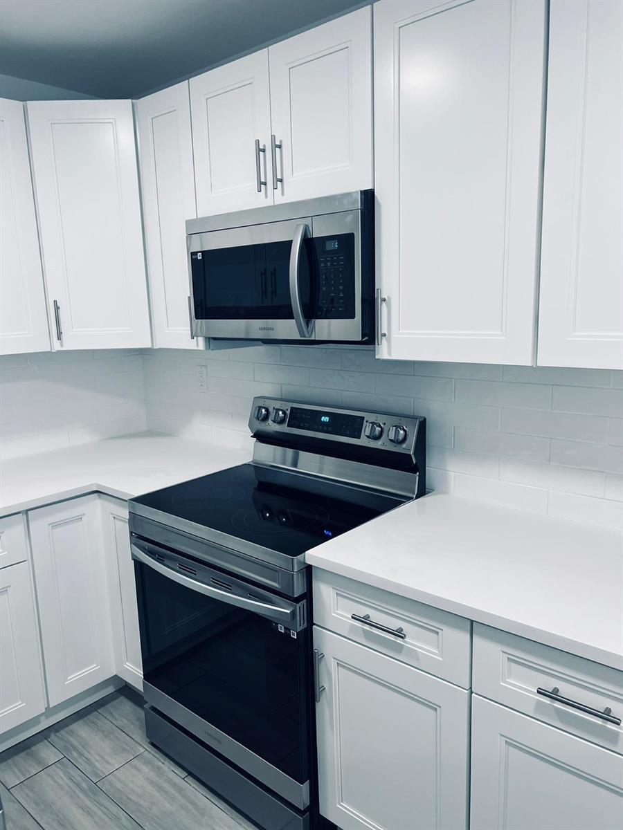 930 N 14 Court Apt 6, Hollywood FL 33020 photo 2
