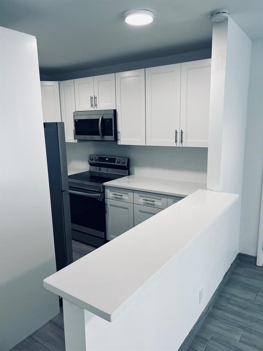 930 N 14 Court Apt 6, Hollywood FL 33020 photo 3