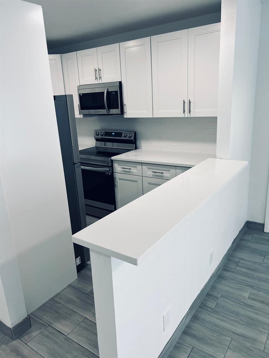 930 N 14 Court Apt 6, Hollywood FL 33020 photo 4