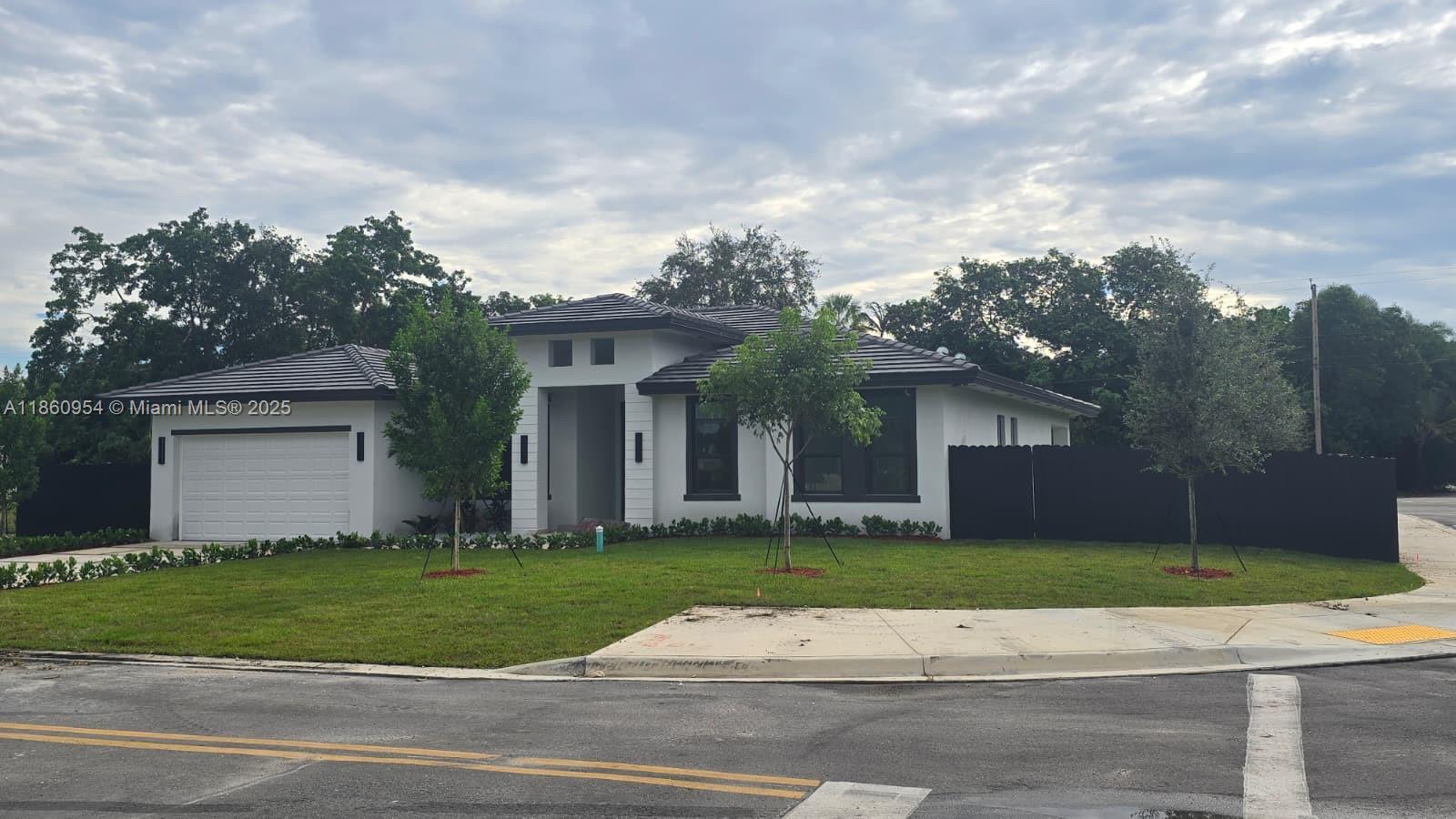 28361 SW 172nd Ct, Miami FL 33030 photo 2
