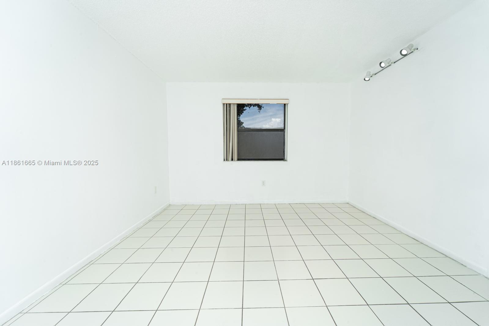 576 NW 114th Ave # 203, Sweetwater FL 33172 photo 3