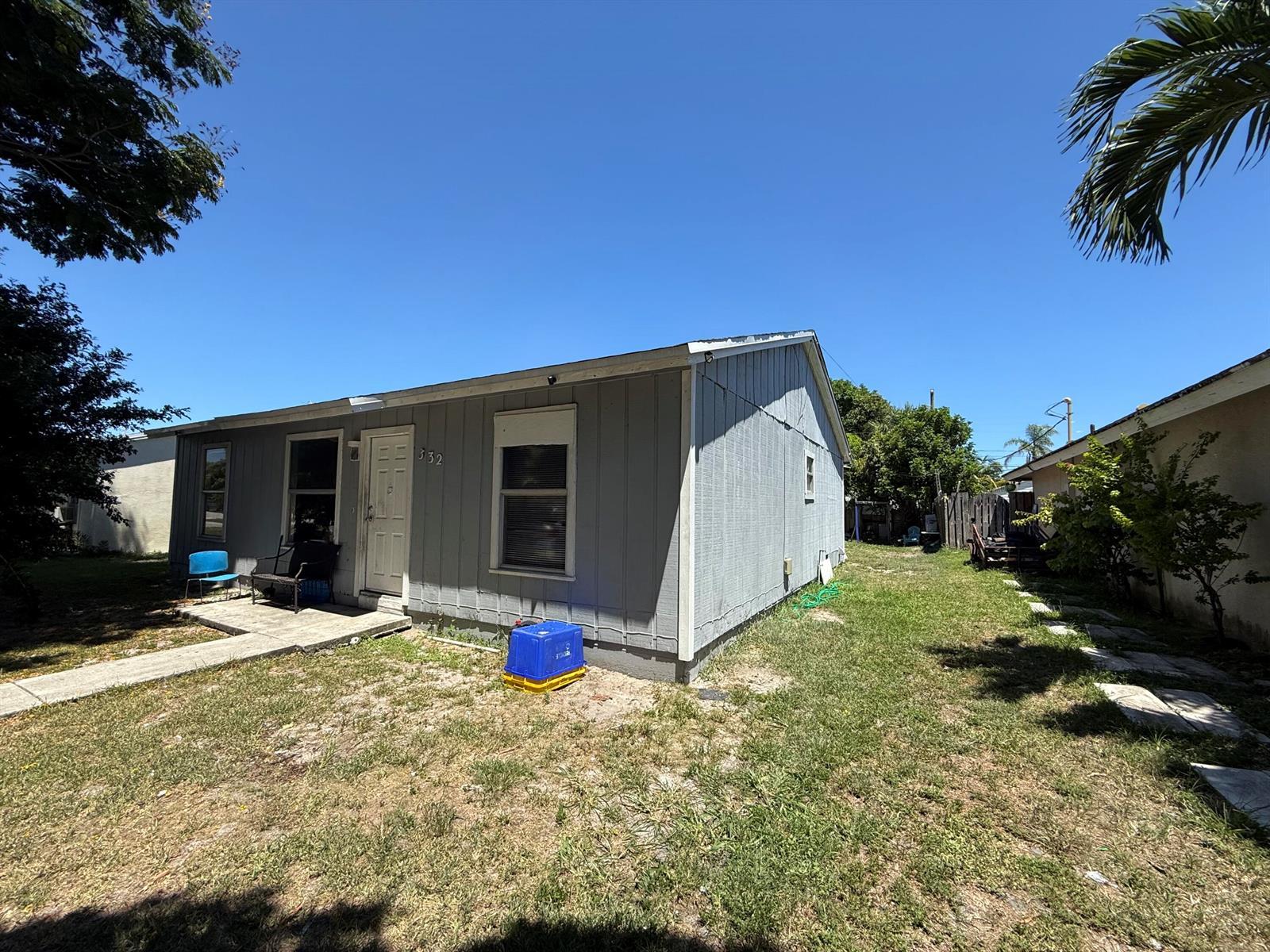 332 Fleming Avenue, FL 33463 photo 2