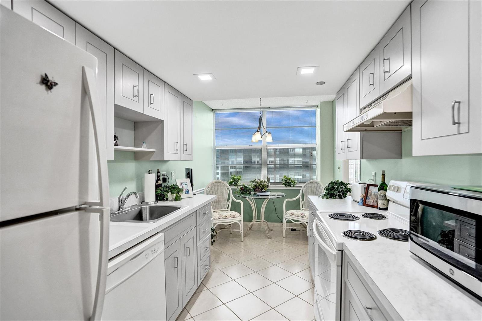 1100 Saint Charles Place # 612, Pembroke Pines FL 33026