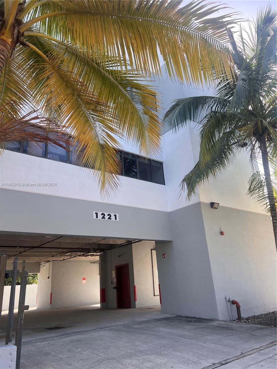 1221 SW 27th Ave - 2nd Floor, Miami FL 33135 photo 5