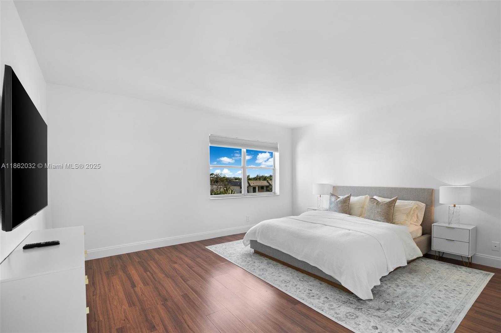 401 Golden Isles Dr # 406, Hallandale Beach FL 3010 photo 5