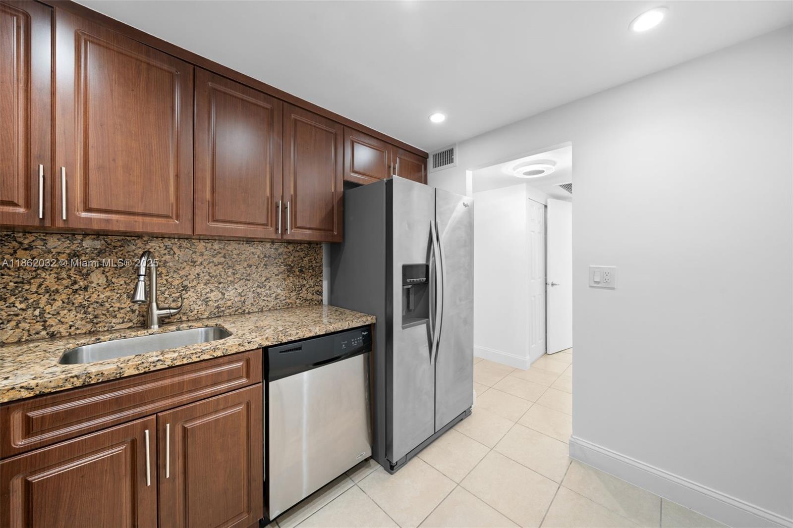 401 Golden Isles Dr # 406, Hallandale Beach FL 3010 photo 4