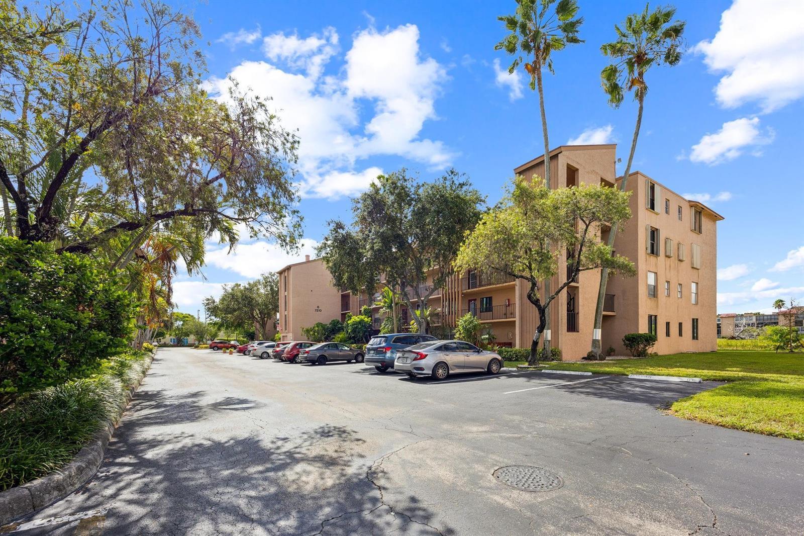 7210 Lake Circle Drive # 106, Margate FL 33063